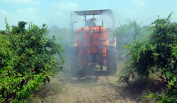 skatiman-rakshak-400-tractor-operated-boom-sprayer-250x250 (1)